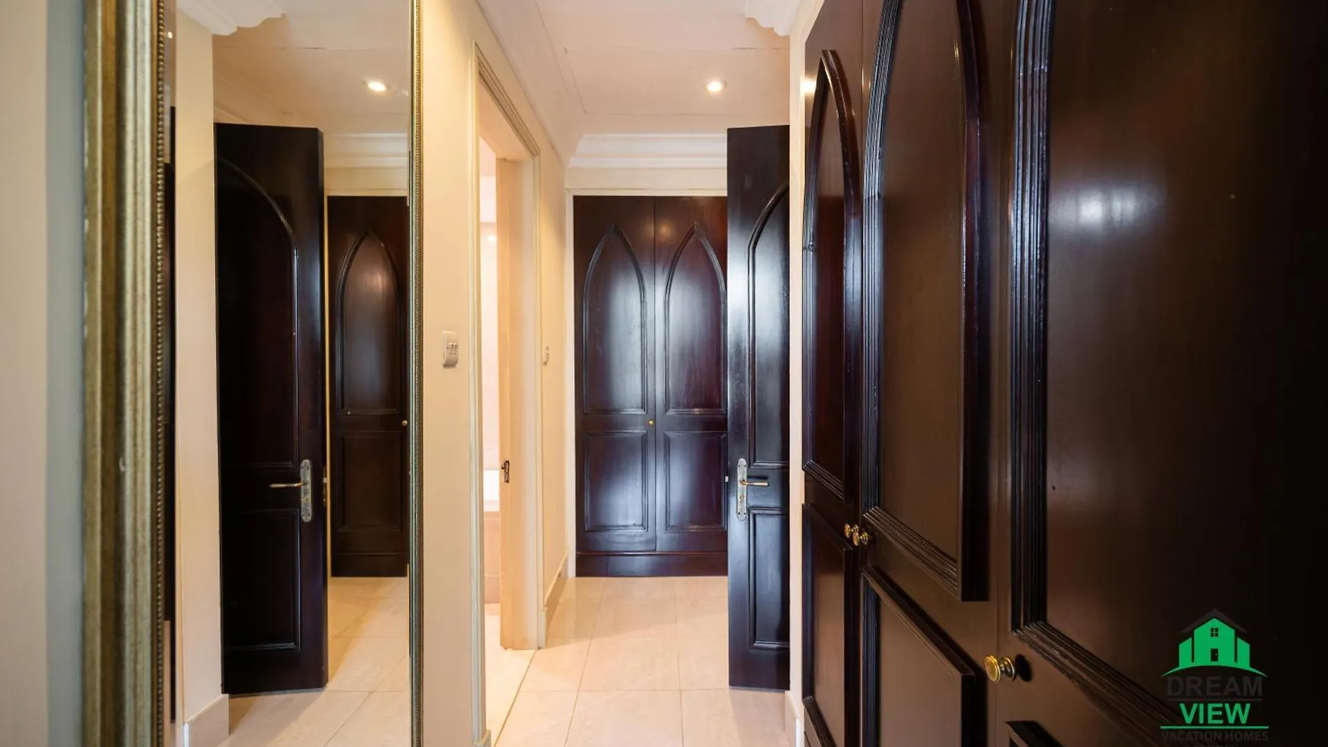 Souk Al Bahar - Burj Khalifa - Dream View Holiday Home Rental Dubai Apartment